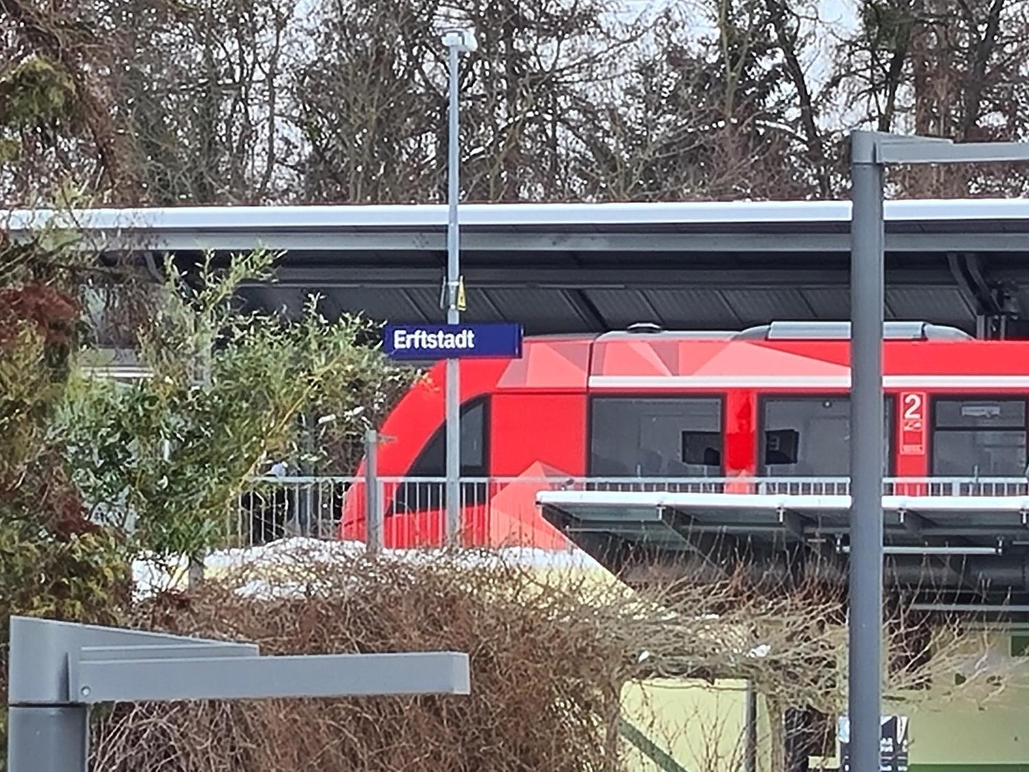 Ferienwohnung In Erftstadt 2 Min Fusslaeufig Zum Bahnhof, Phantasialand, Koeln, Koeln Messe, Eifel Esterno foto
